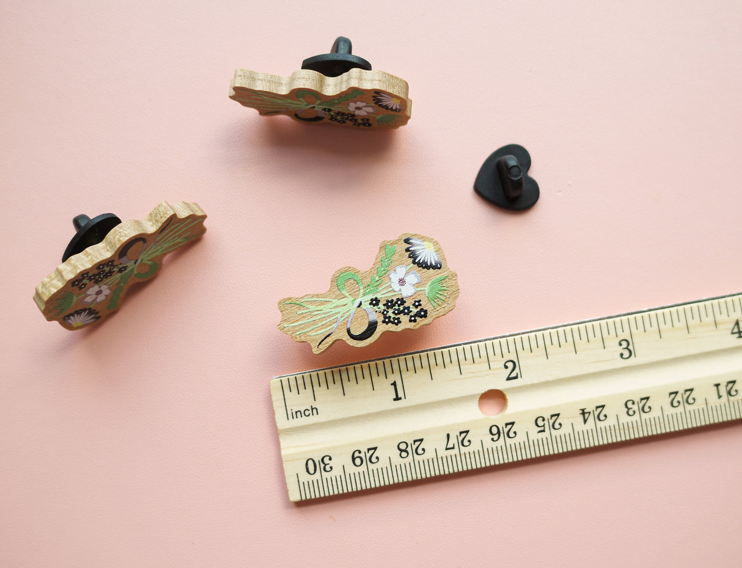 Aromantic Subtle Pride Floral Pin